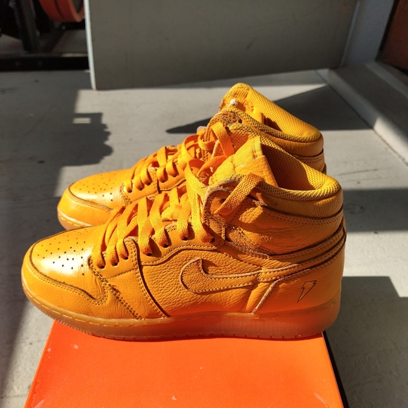 Jordans - Picture 2 of 11